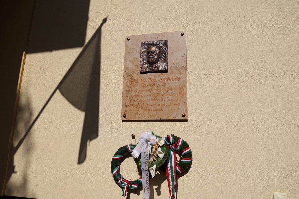 Gilicze János emléktábla Makó levéltár