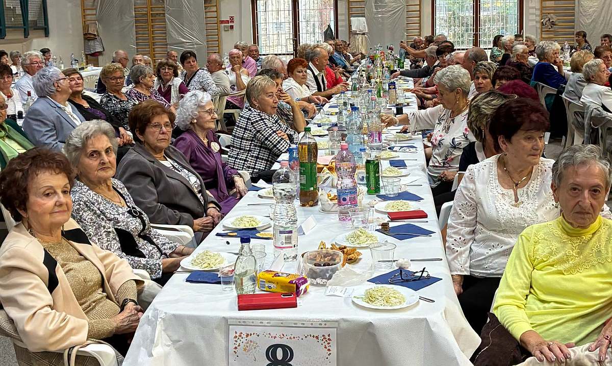 Makó idős nyugdíjas